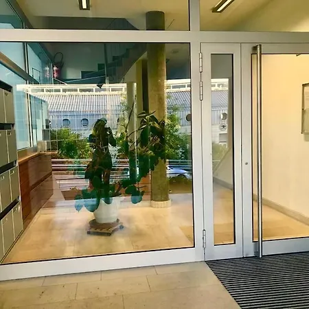 Good Location, Spacious, Comfortable And Bright!! Διαμέρισμα *