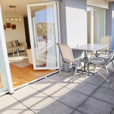 Good Location, Spacious, Comfortable And Bright!! Διαμέρισμα