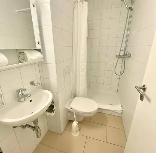 Good Location, Spacious, Comfortable And Bright!! * Λωζάνη