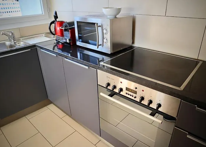 Διαμέρισμα Good Location, Spacious, Comfortable And Bright!! *